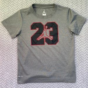 Boys Jordan dri fit shirt size 7